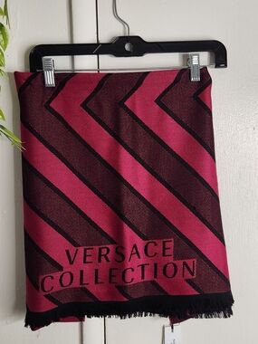 💗✨ VERSACE COLLECTION Made in Italy Scarf / Shawl ✨💗